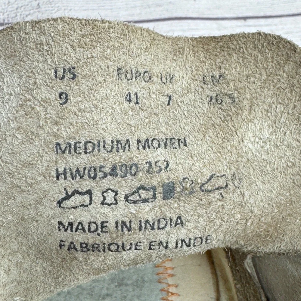 Hush Puppies Cyra Catelyn Suede Chukka Boots Taupe Grey Tassel Lace Up sz 9 FLAW